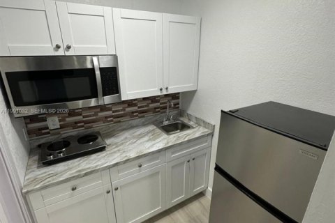 Casa en venta en Miami, Florida, 3 dormitorios, 125.42 m2 № 2062926 - foto 10