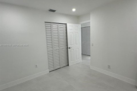 Casa en venta en Miami, Florida, 3 dormitorios, 125.42 m2 № 2062926 - foto 6
