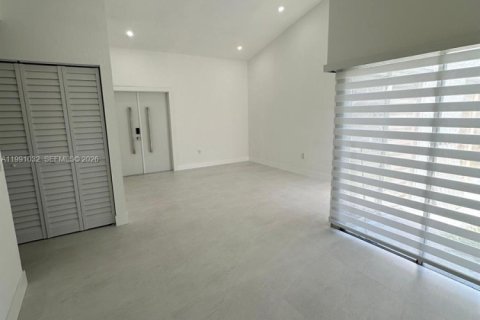 Casa en venta en Miami, Florida, 3 dormitorios, 125.42 m2 № 2062926 - foto 7