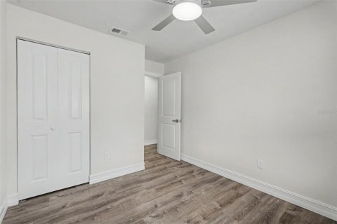 House in Saint Petersburg, Florida 3 bedrooms, 146.14 sq.m. № 2224880 - photo 26