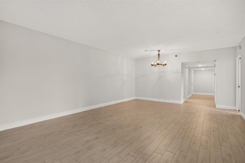 Купить кондоминиум в Помпано-Бич, Флорида 3 комнаты, 129.13м2, № 2082971 - фото 24