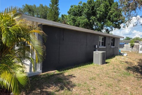 Casa en venta en Bradenton, Florida, 2 dormitorios, 82.13 m2 № 2211178 - foto 3