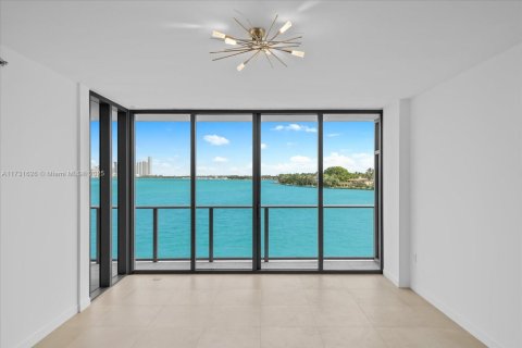 Copropriété à louer à Bay Harbor Islands, Floride: 3 chambres, 287.72 m2 № 1703438 - photo 23