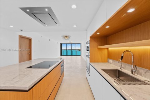 Copropriété à louer à Bay Harbor Islands, Floride: 3 chambres, 287.72 m2 № 1703438 - photo 4