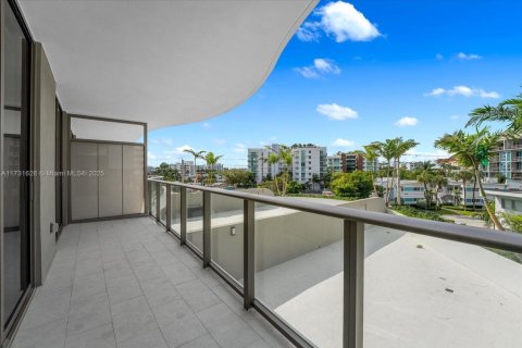 Copropriété à louer à Bay Harbor Islands, Floride: 3 chambres, 287.72 m2 № 1703438 - photo 27