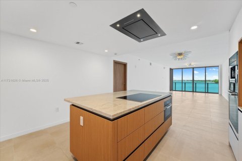 Copropriété à louer à Bay Harbor Islands, Floride: 3 chambres, 287.72 m2 № 1703438 - photo 5
