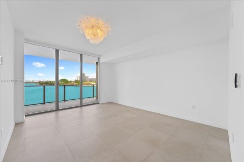 Copropriété à louer à Bay Harbor Islands, Floride: 3 chambres, 287.72 m2 № 1703438 - photo 15
