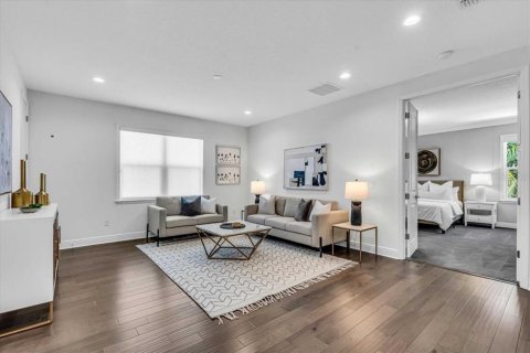 Casa en venta en Tampa, Florida, 4 dormitorios, 276.29 m2 № 1636878 - foto 23
