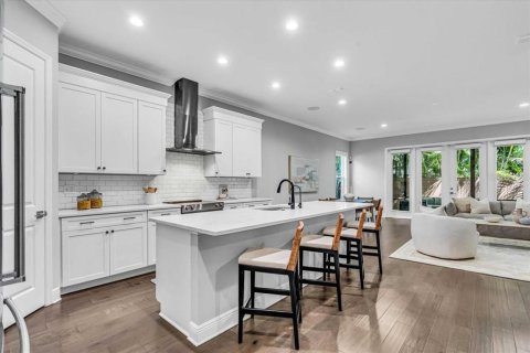 Casa en venta en Tampa, Florida, 4 dormitorios, 276.29 m2 № 1636878 - foto 8