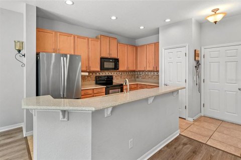 Townhouse in Casselberry, Florida 2 bedrooms, 119.29 sq.m. № 2393636 - photo 8
