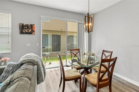 Townhouse in Casselberry, Florida 2 bedrooms, 119.29 sq.m. № 2393636 - photo 14