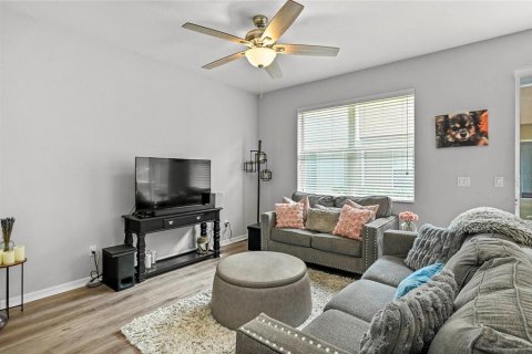 Townhouse in Casselberry, Florida 2 bedrooms, 119.29 sq.m. № 2393636 - photo 11