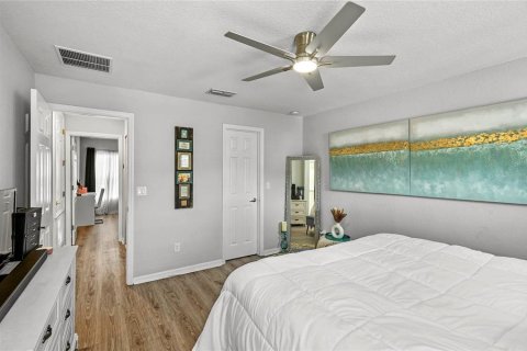 Townhouse in Casselberry, Florida 2 bedrooms, 119.29 sq.m. № 2393636 - photo 19