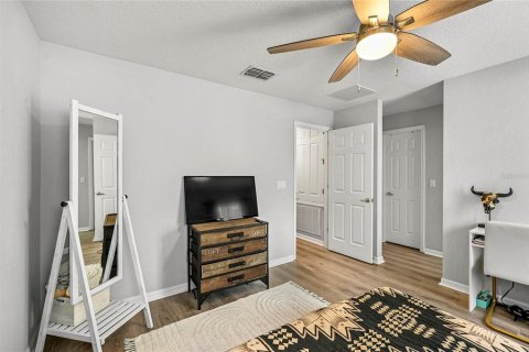 Townhouse in Casselberry, Florida 2 bedrooms, 119.29 sq.m. № 2393636 - photo 24