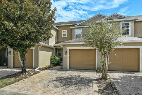 Townhouse in Casselberry, Florida 2 bedrooms, 119.29 sq.m. № 2393636 - photo 2