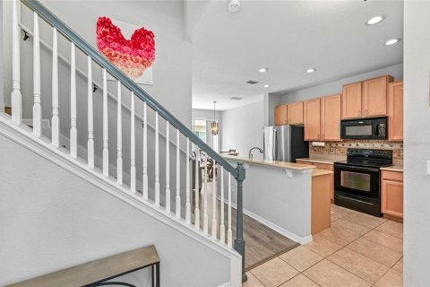 Townhouse in Casselberry, Florida 2 bedrooms, 119.29 sq.m. № 2393636 - photo 6