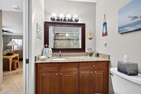 Condo in Delray Beach, Florida, 2 bedrooms  № 2400502 - photo 22