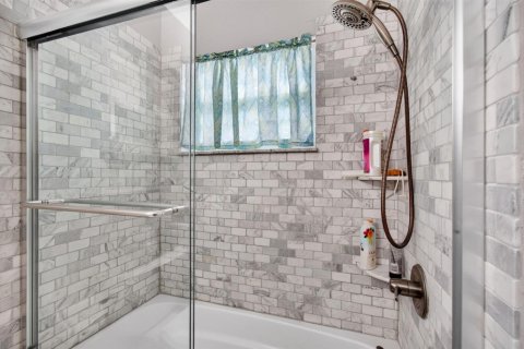 Condo in Delray Beach, Florida, 2 bedrooms  № 2400502 - photo 28
