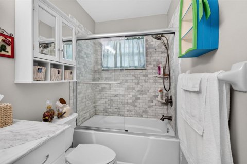 Condo in Delray Beach, Florida, 2 bedrooms  № 2400502 - photo 27
