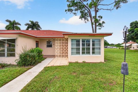 Condo in Delray Beach, Florida, 2 bedrooms  № 2400502 - photo 2
