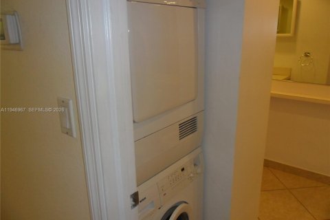 Copropriété à louer à Miami Beach, Floride: 2 chambres, 110.55 m2 № 2003101 - photo 18