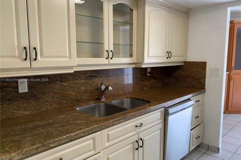 Touwnhouse à louer à Miami, Floride: 3 chambres, 130.06 m2 № 1882231 - photo 5