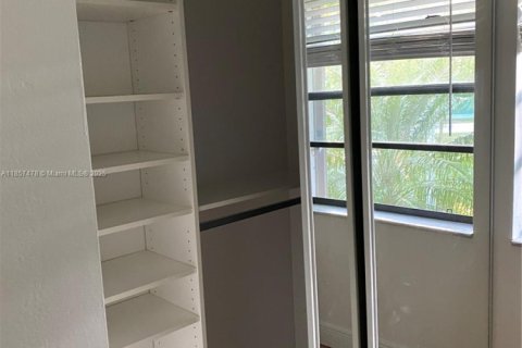 Touwnhouse à louer à Miami, Floride: 3 chambres, 130.06 m2 № 1882231 - photo 12