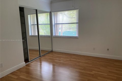 Touwnhouse à louer à Miami, Floride: 3 chambres, 130.06 m2 № 1882231 - photo 16