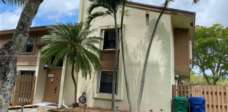 Touwnhouse à Miami, Floride 3 chambres, 130.06 m2 № 1882231