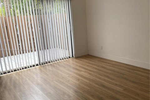 Touwnhouse à louer à Miami, Floride: 3 chambres, 130.06 m2 № 1882231 - photo 9