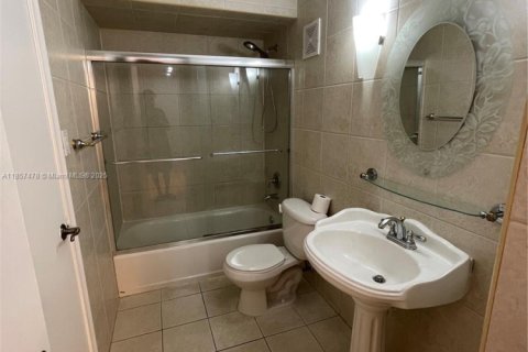 Touwnhouse à louer à Miami, Floride: 3 chambres, 130.06 m2 № 1882231 - photo 21