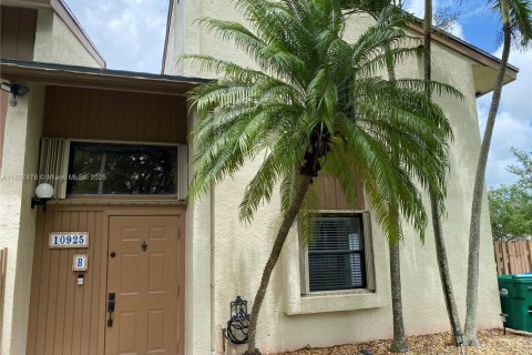 Touwnhouse à louer à Miami, Floride: 3 chambres, 130.06 m2 № 1882231 - photo 3