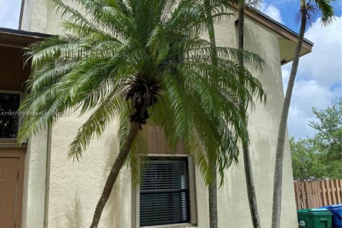 Touwnhouse à louer à Miami, Floride: 3 chambres, 130.06 m2 № 1882231 - photo 4