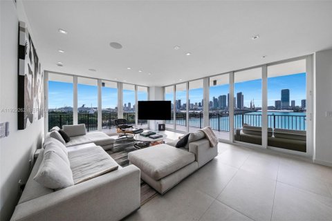 Copropriété à vendre à Miami, Floride: 2 chambres, 159.79 m2 № 1987756 - photo 2