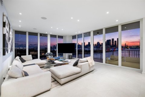 Copropriété à vendre à Miami, Floride: 2 chambres, 159.79 m2 № 1987756 - photo 1