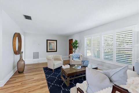 Villa ou maison à vendre à Pinellas Park, Floride: 3 chambres, 181.72 m2 № 2302931 - photo 9