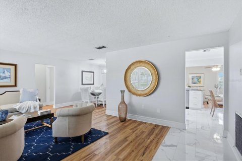 Villa ou maison à vendre à Pinellas Park, Floride: 3 chambres, 181.72 m2 № 2302931 - photo 6