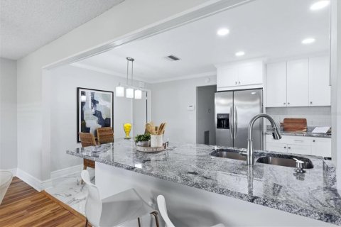 Villa ou maison à vendre à Pinellas Park, Floride: 3 chambres, 181.72 m2 № 2302931 - photo 10