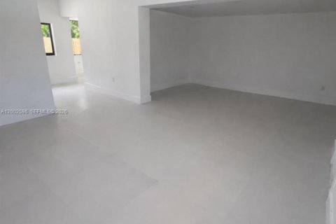 Villa ou maison à vendre à Miami, Floride: 3 chambres, 90.58 m2 № 2067878 - photo 9