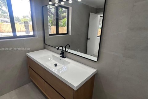 Villa ou maison à vendre à Miami, Floride: 3 chambres, 90.58 m2 № 2067878 - photo 17
