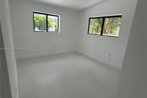 Villa ou maison à vendre à Miami, Floride: 3 chambres, 90.58 m2 № 2067878 - photo 8
