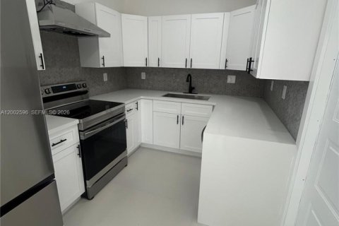 Villa ou maison à vendre à Miami, Floride: 3 chambres, 90.58 m2 № 2067878 - photo 5