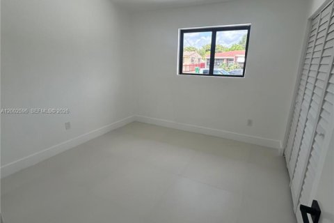 Villa ou maison à vendre à Miami, Floride: 3 chambres, 90.58 m2 № 2067878 - photo 10