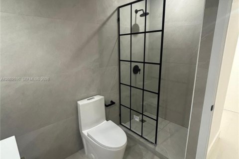 Villa ou maison à vendre à Miami, Floride: 3 chambres, 90.58 m2 № 2067878 - photo 15