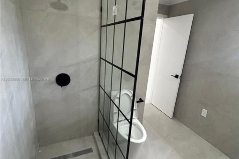 Villa ou maison à vendre à Miami, Floride: 3 chambres, 90.58 m2 № 2067878 - photo 18