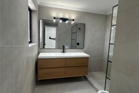 Villa ou maison à vendre à Miami, Floride: 3 chambres, 90.58 m2 № 2067878 - photo 12