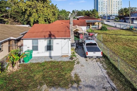 Immobilier commercial à vendre à Miami, Floride: 118.73 m2 № 2031582 - photo 6