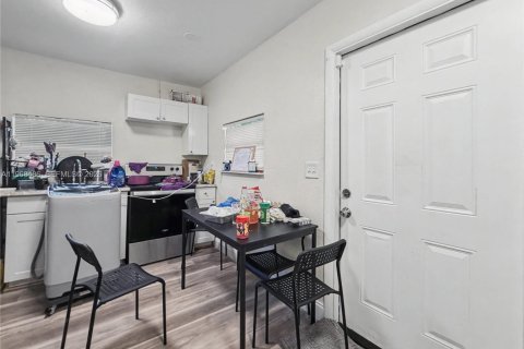 Immobilier commercial à vendre à Miami, Floride: 118.73 m2 № 2031582 - photo 7