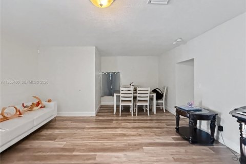 Immobilier commercial à vendre à Miami, Floride: 118.73 m2 № 2031582 - photo 12