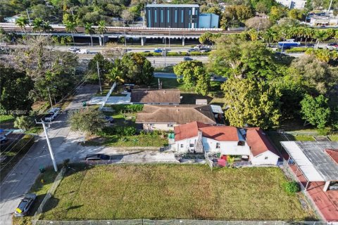 Immobilier commercial à vendre à Miami, Floride: 118.73 m2 № 2031582 - photo 2